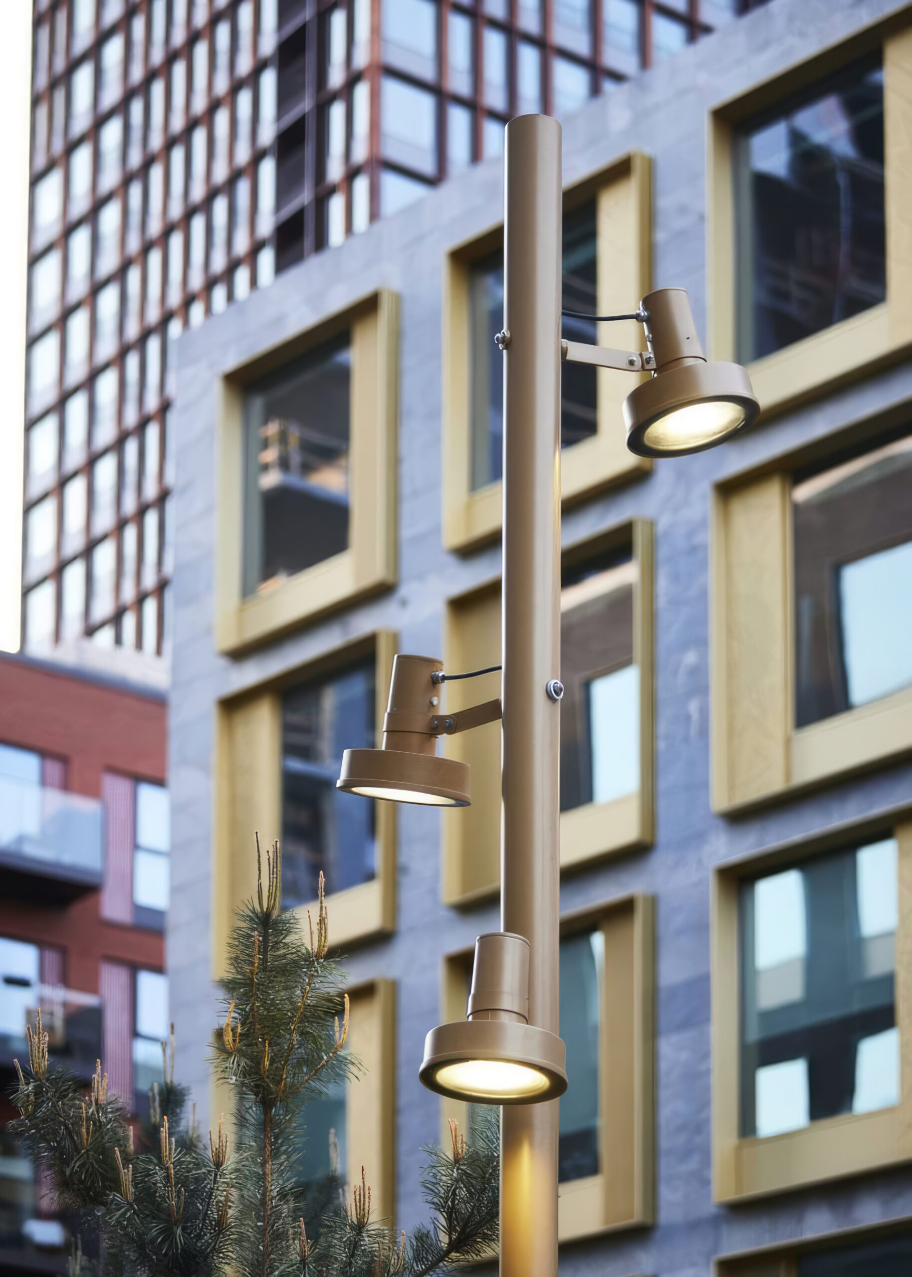 ARNE 4-upscale-standard