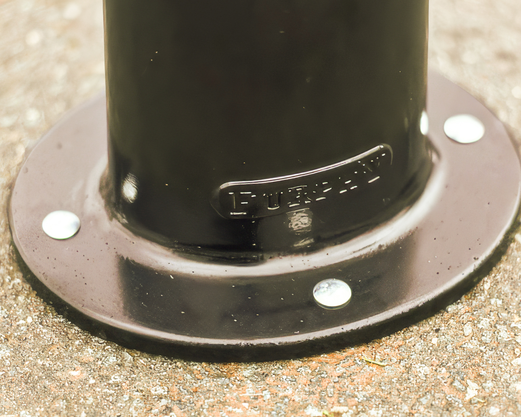 Concourse-Bollard-Gallery3_Upscale Standard