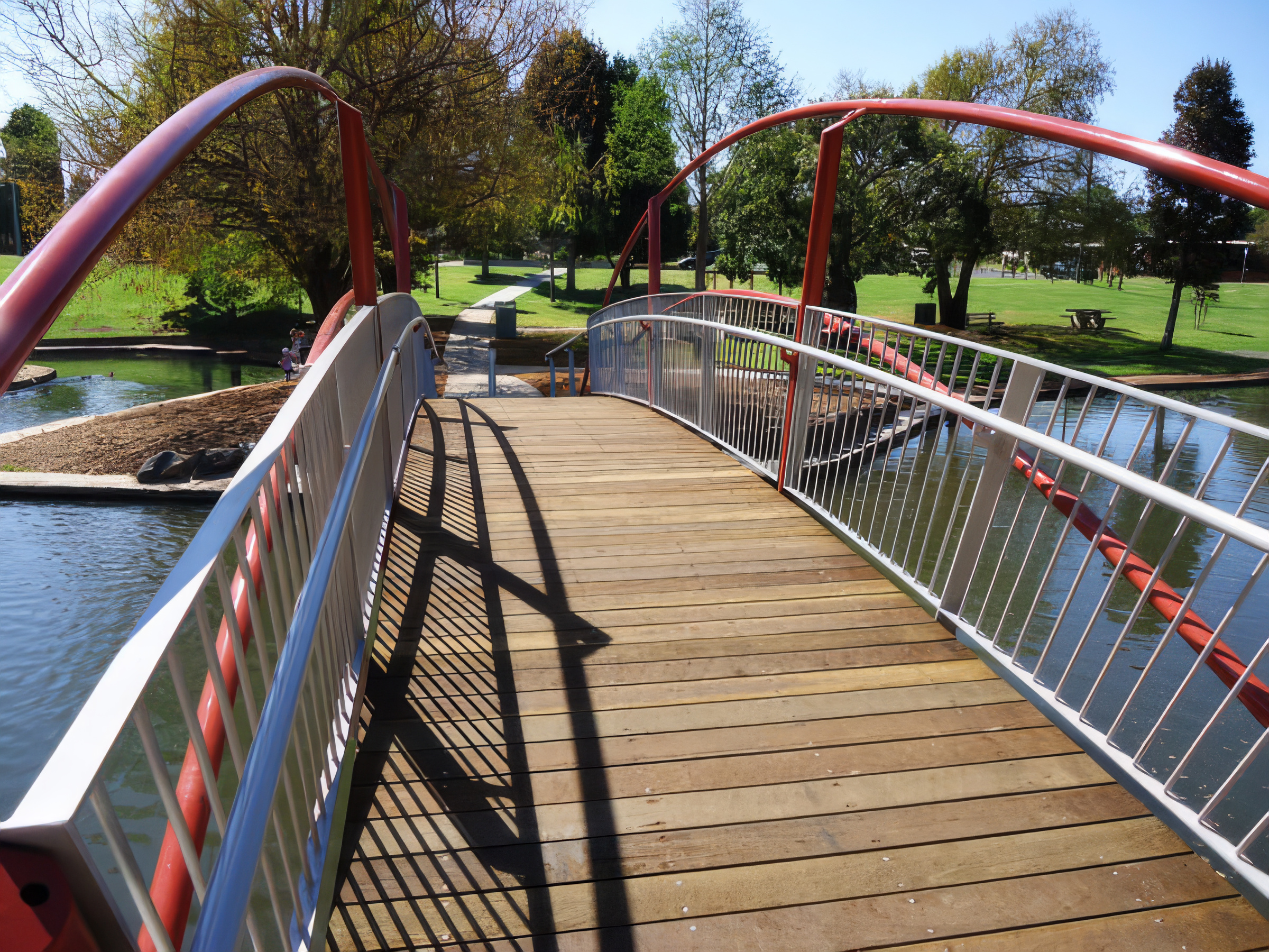 LMK-Bridges-Condamine-Gallery-11-600x450-upscale-standard
