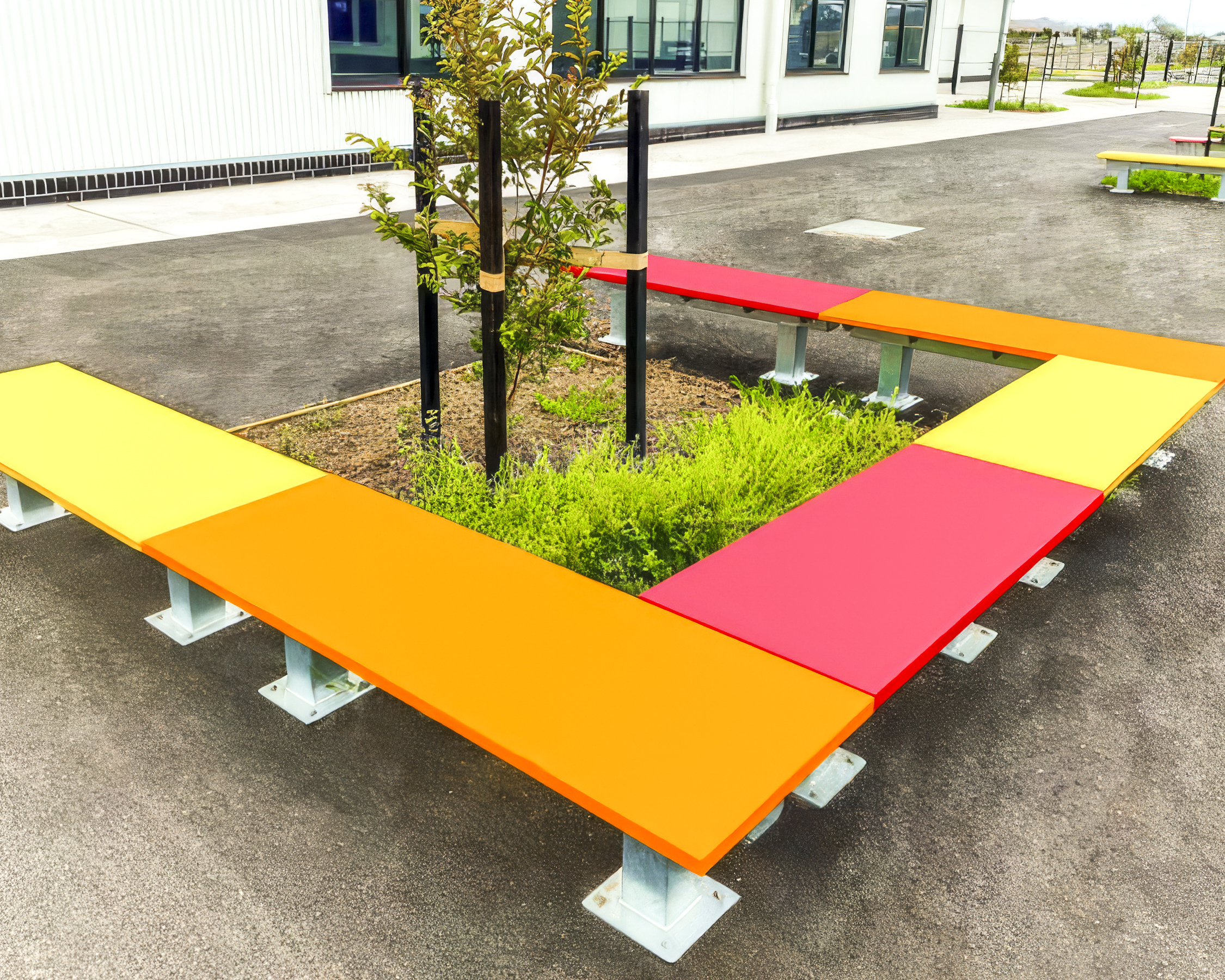 PRECINCT-SEAT-1-600x450_Upscale Standard
