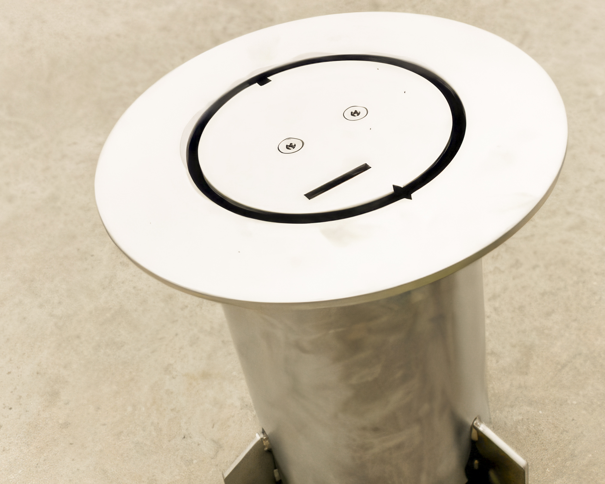 Removable-Bollard-04b-600x450_Upscale Standard