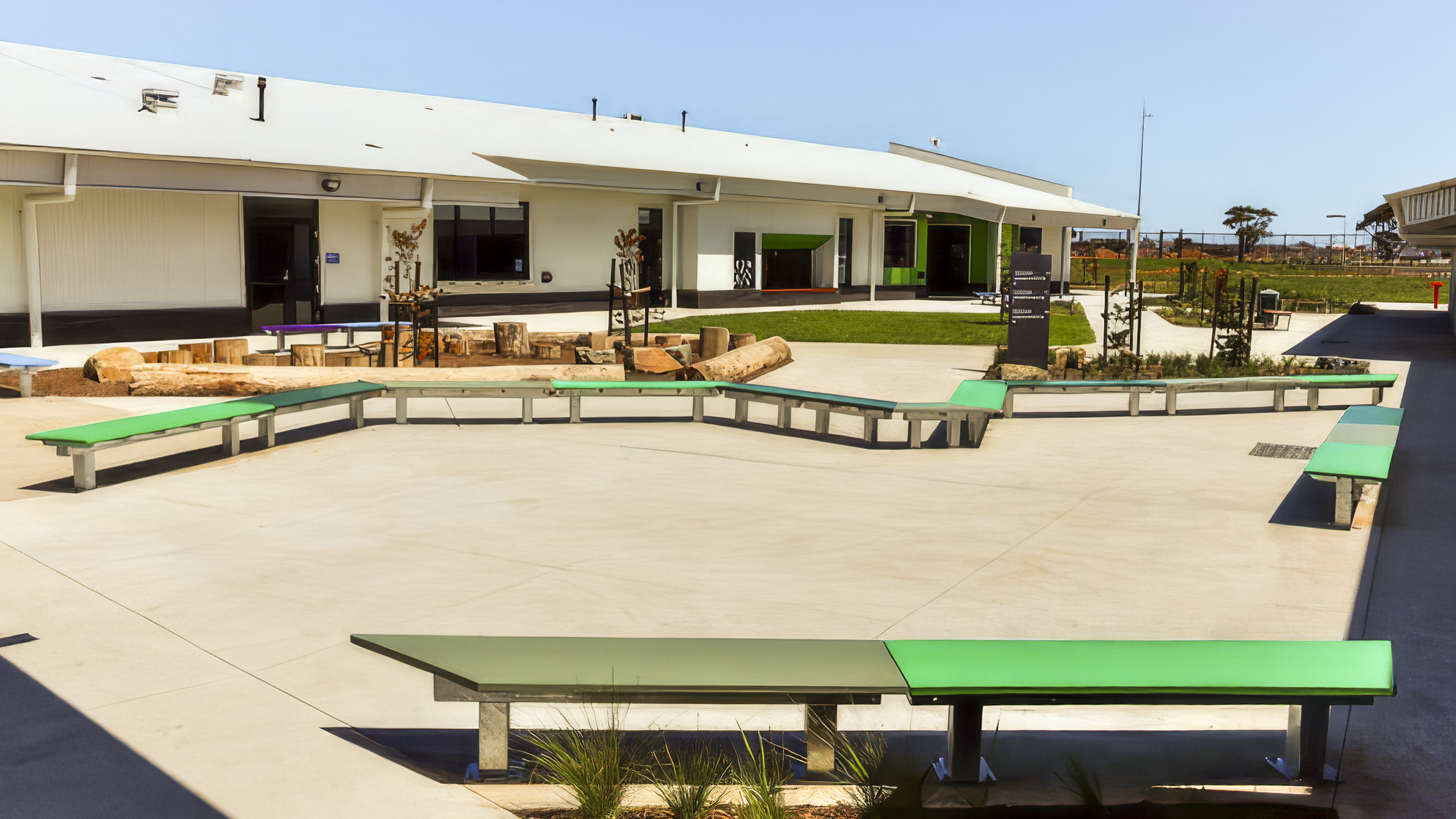precinct-bench-04c-600x450_Upscale Standard