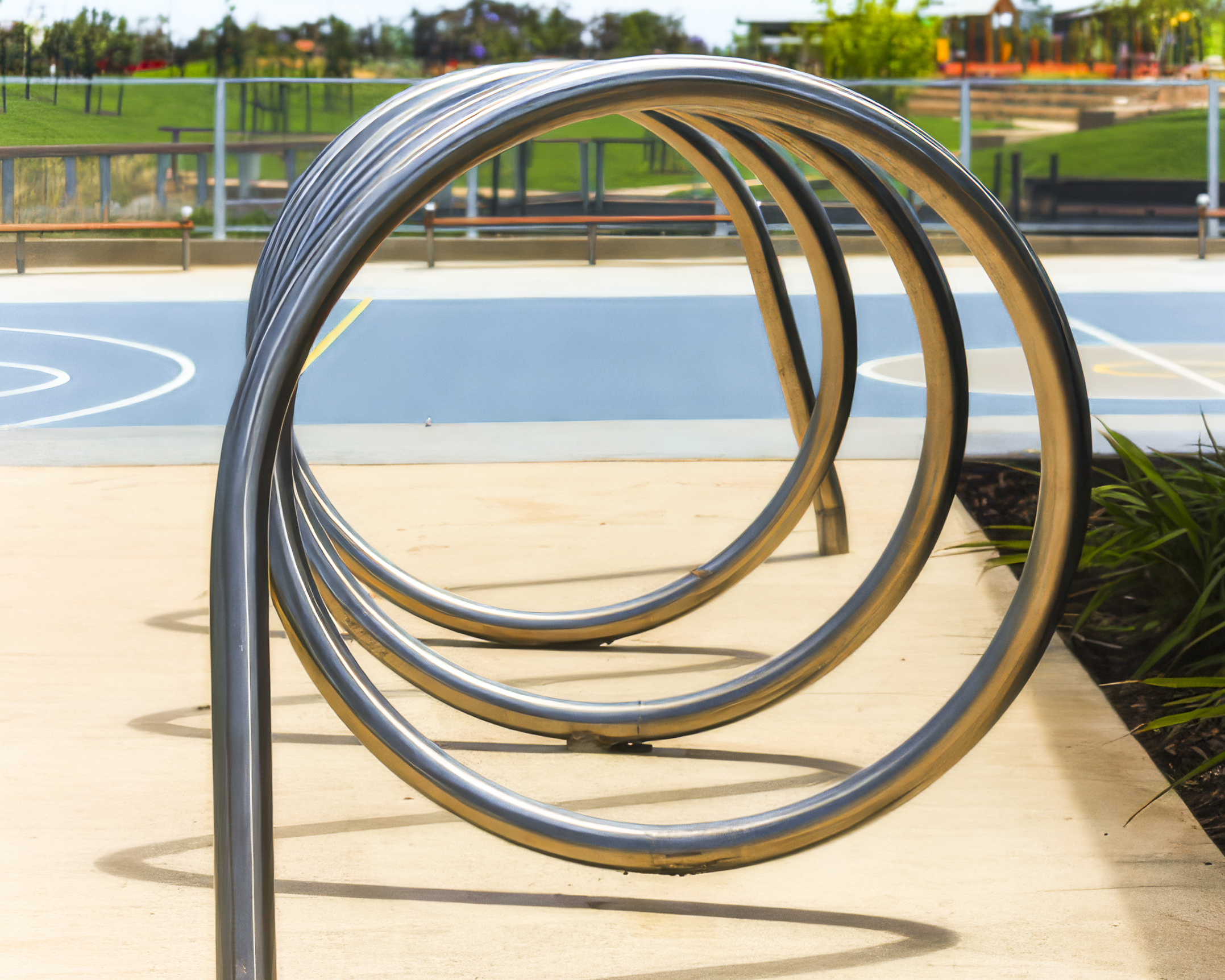 spiral-bike-rack-04a-600x450_Upscale Standard