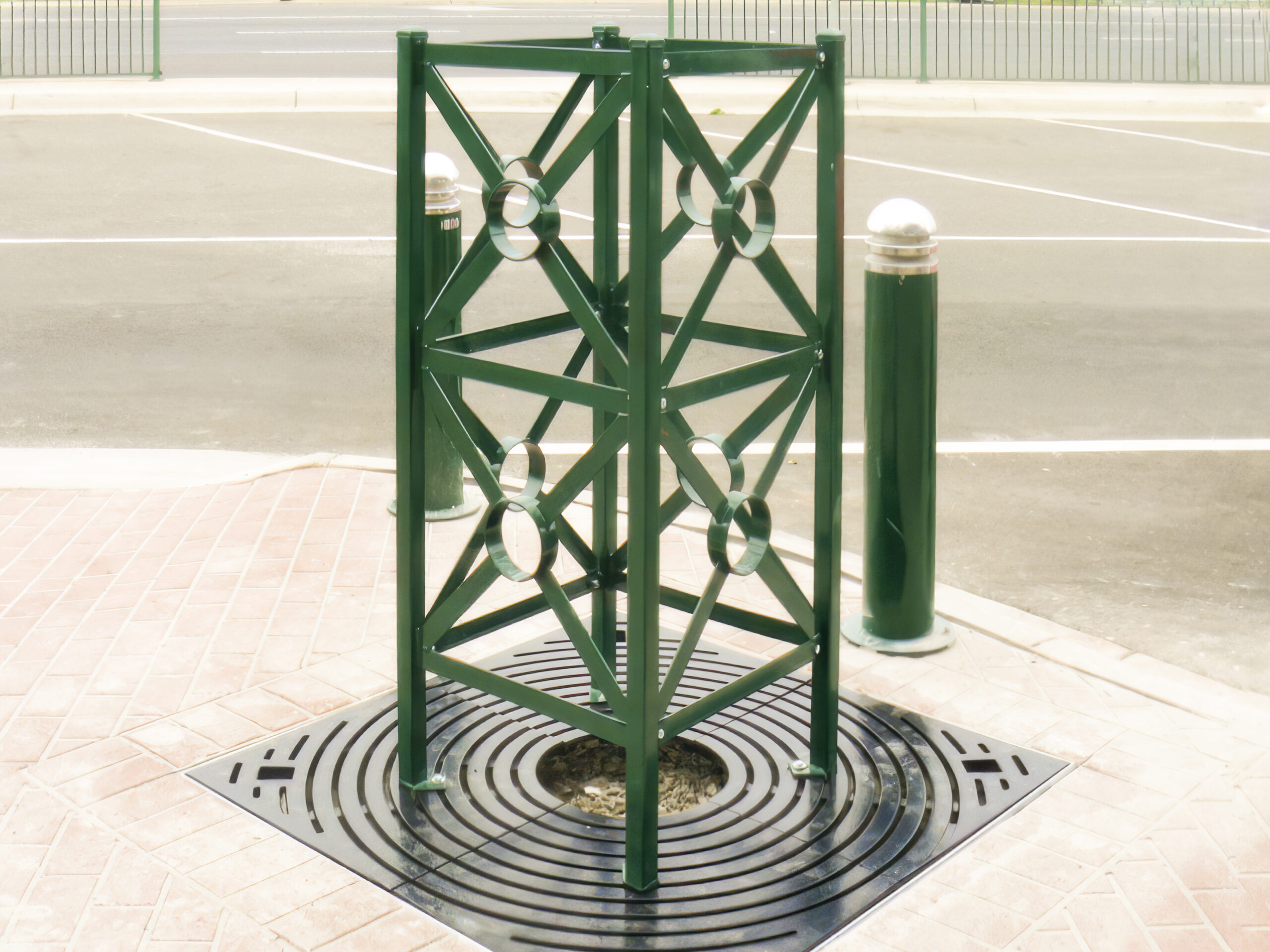 square-line-tree-guard-02a-standard-upscaler