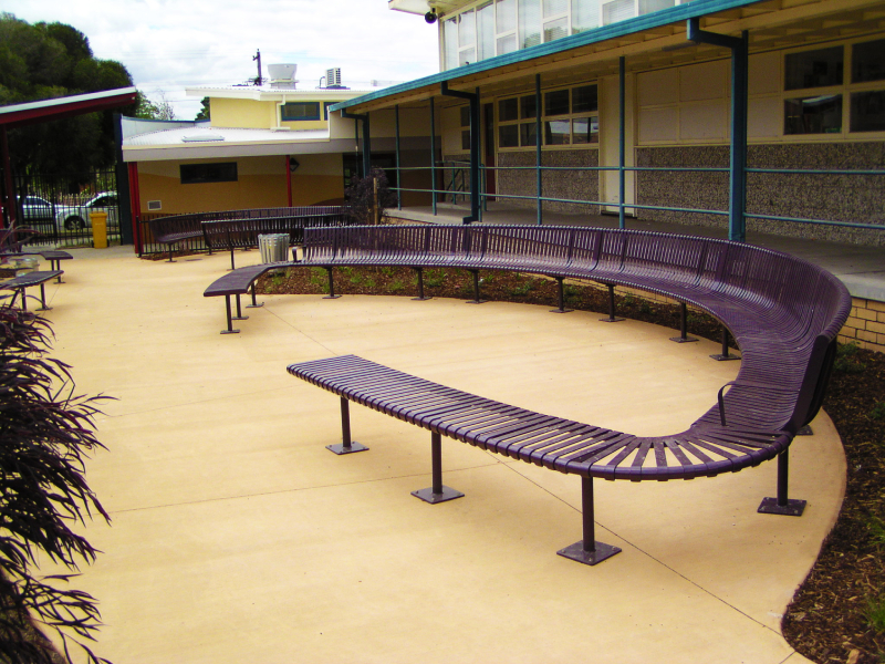 steel-slatted-circular-seat-07a
