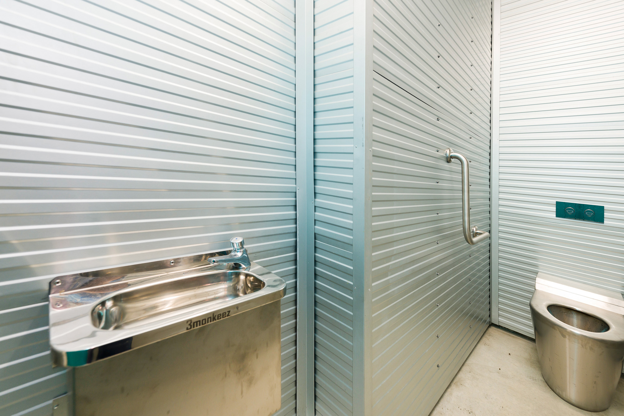 Dr Peter Topham Swimming Pool Toilets (20 of 43)