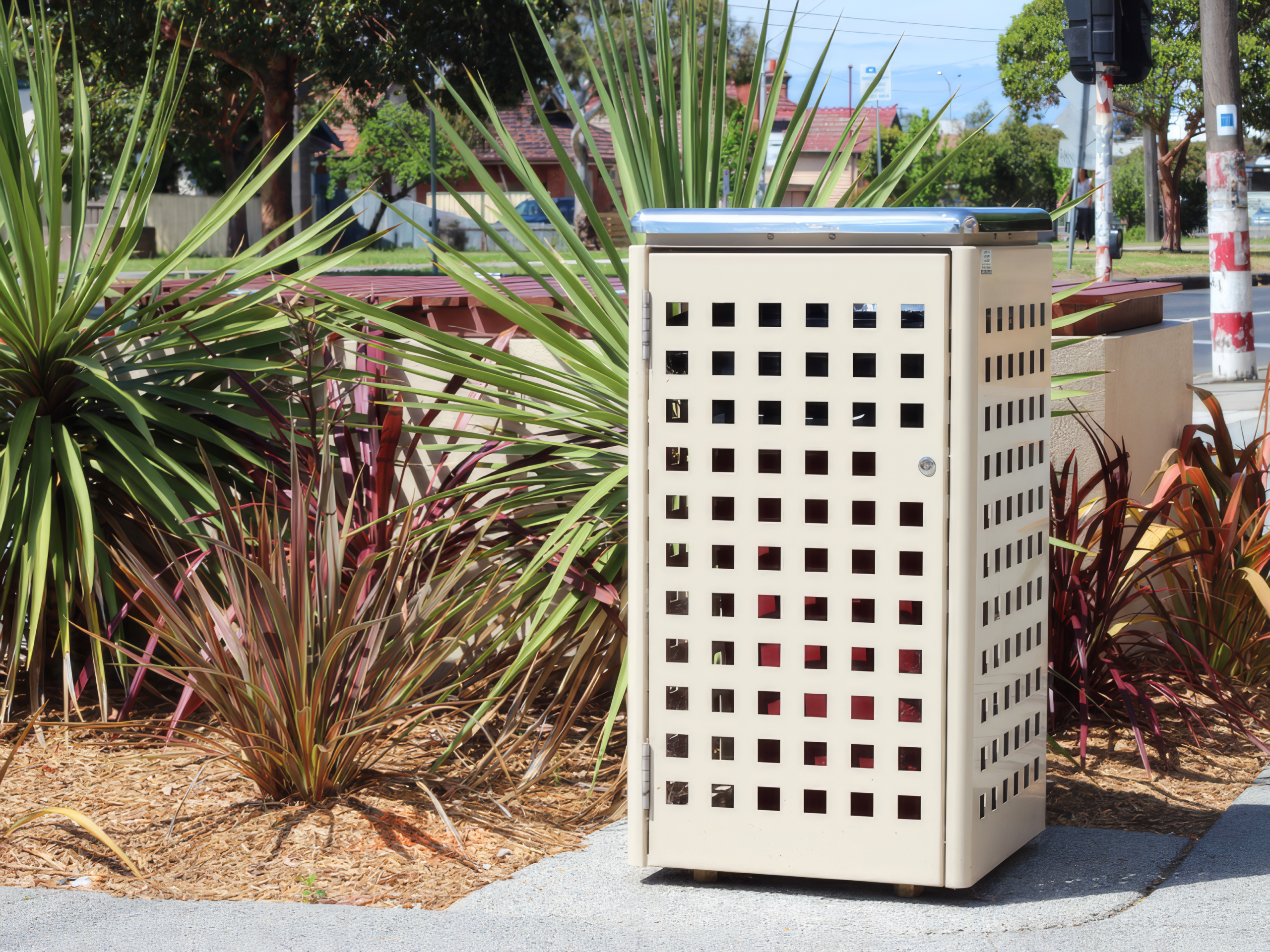 streetsmart-bin-02b-standard-upscaler