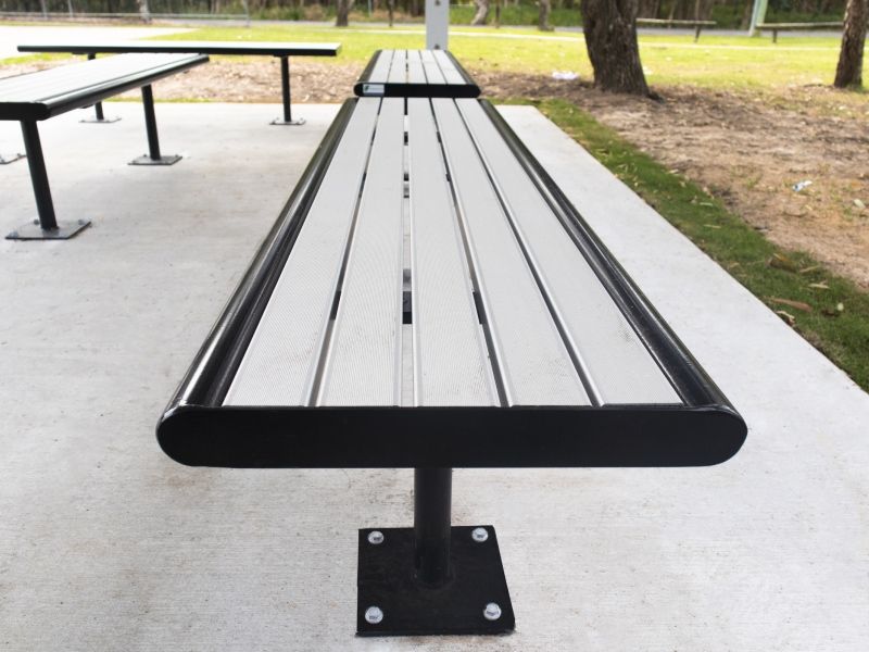 woodgrove-picnic-setting-14a