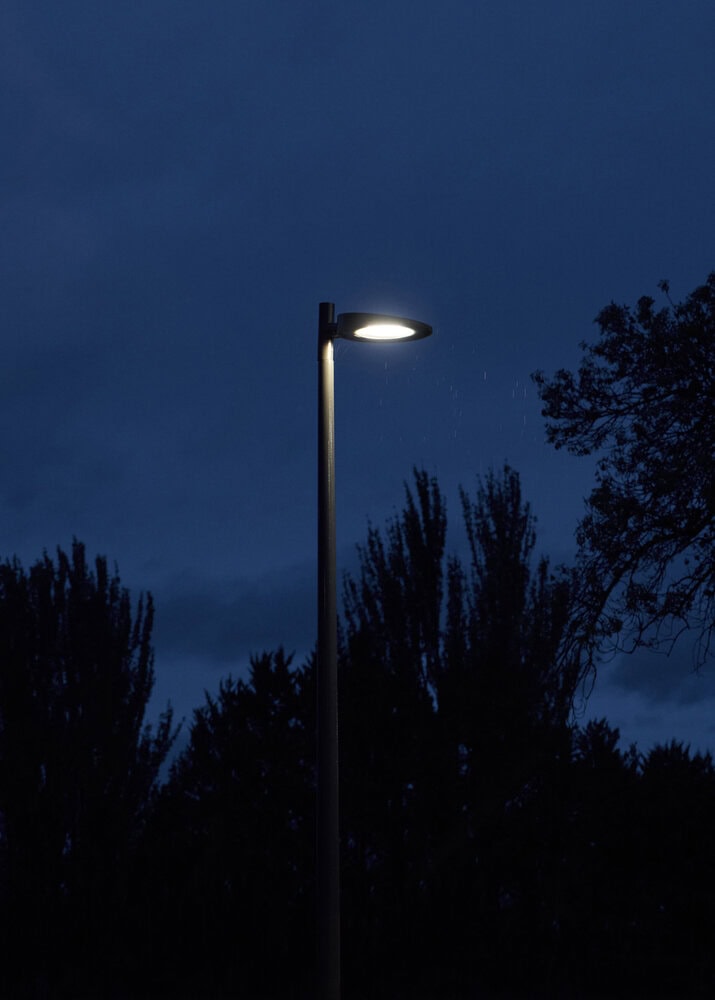 Luminaria-Slope-Descargas-02-x2400-Carrusel-01-x1000